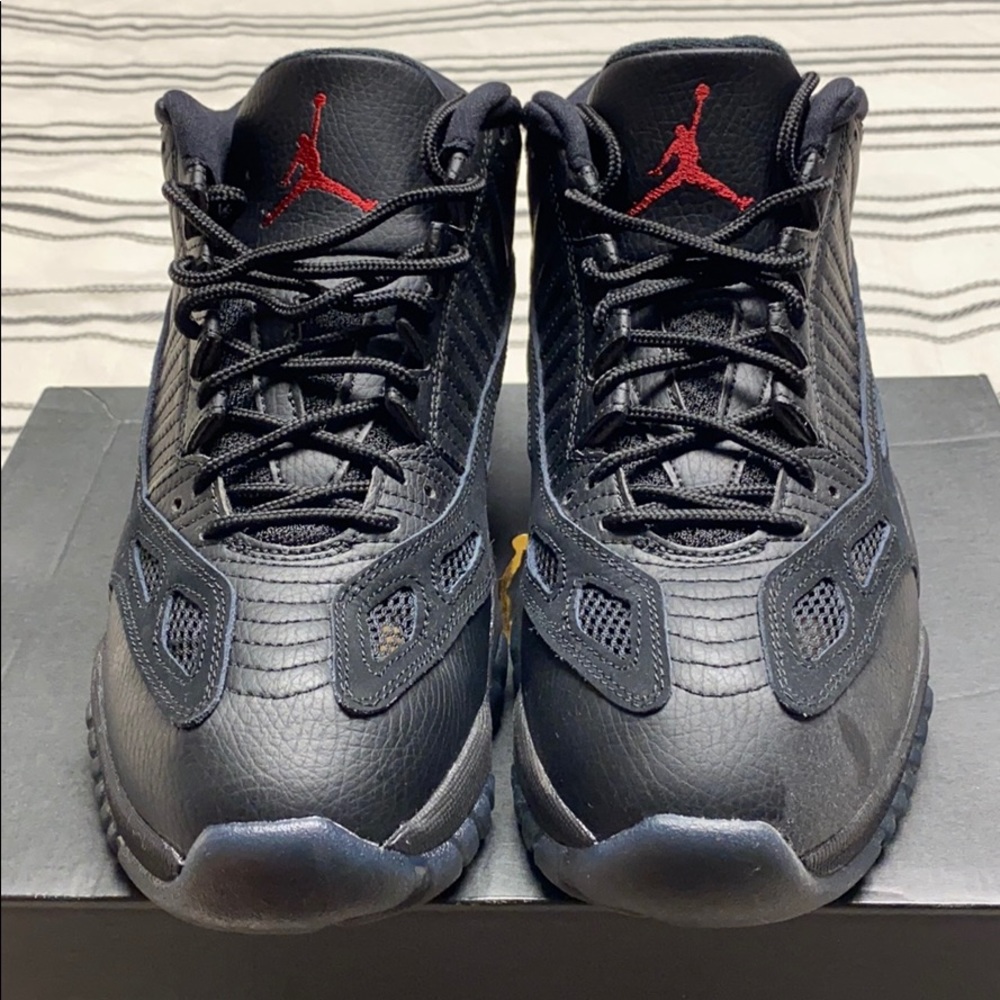 Air Jordan 11 Retro Low